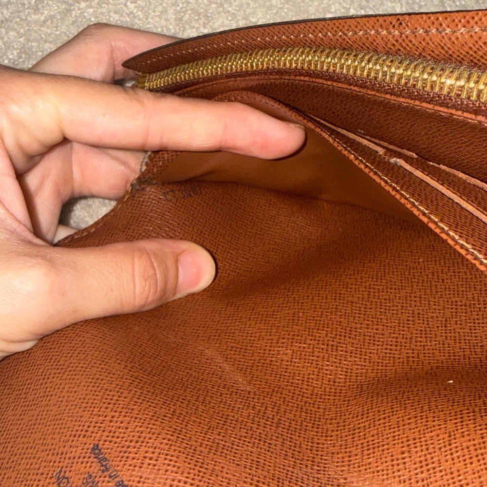 Louis Vuitton Monogram Wallet - Picture 9 of 12